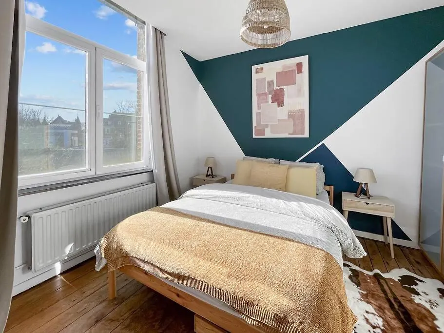 Cozy Antwerp - Zurenborg Skyline Apartment