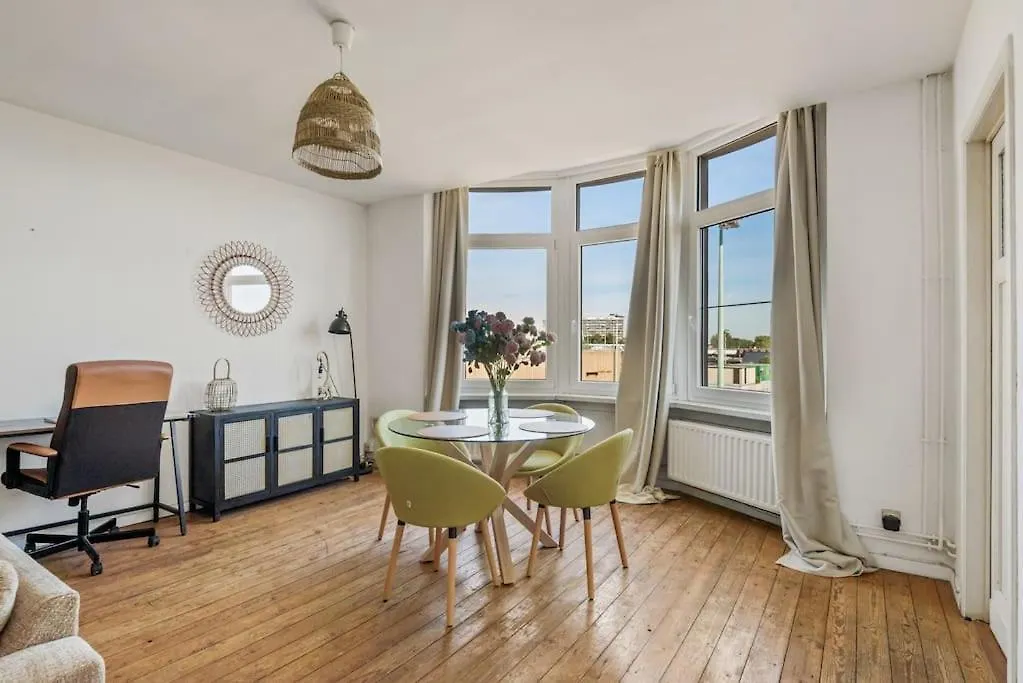 Cozy Antwerp - Zurenborg Skyline Apartment
